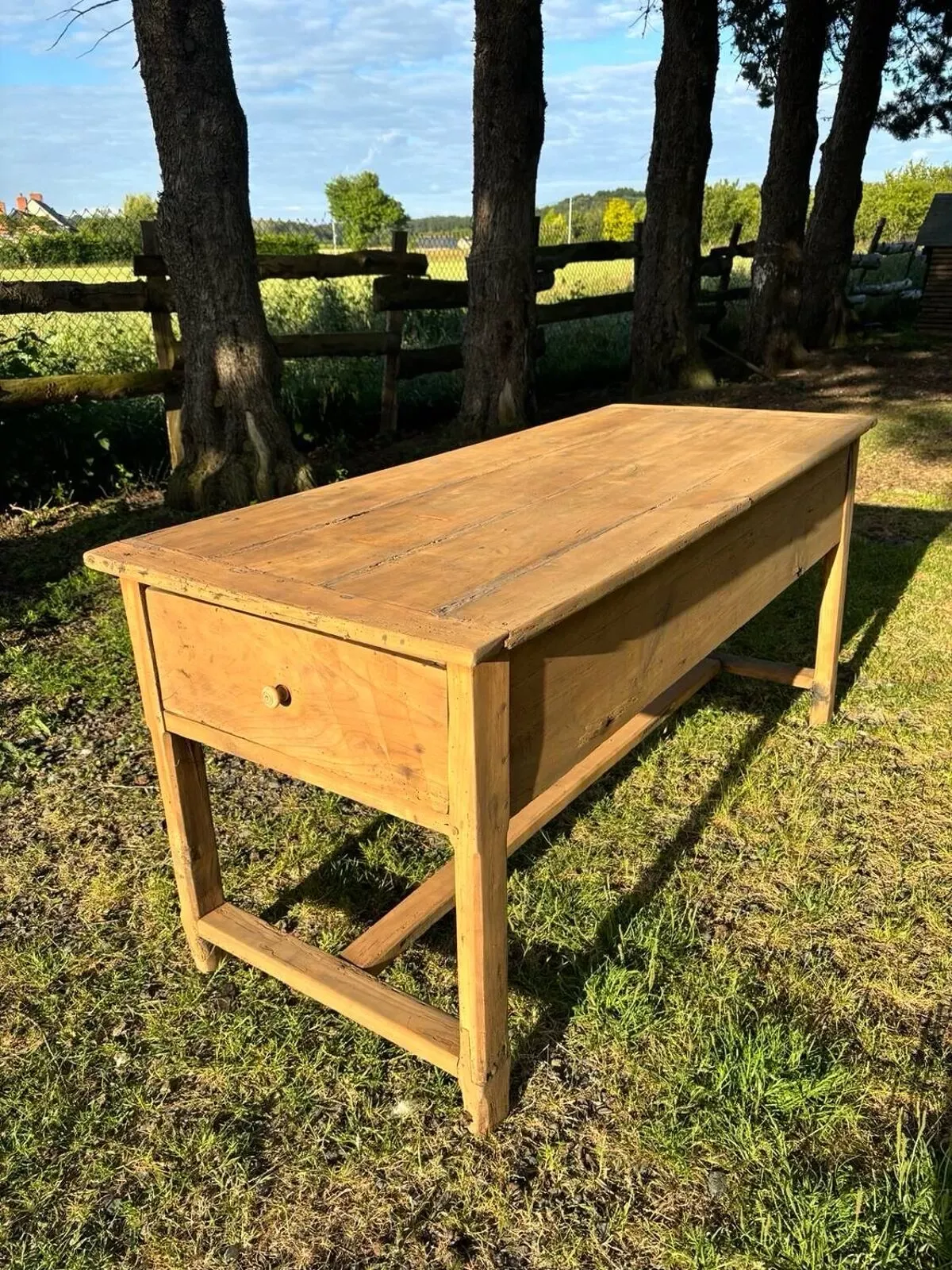 Illustration numéro 5 du produit Table d’atelier