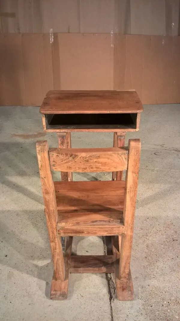 Illustration numéro 5 du produit Pupitre d’écolier ancien en teck birman
