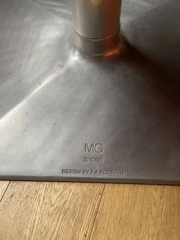 Illustration numéro 5 du produit Superbes fauteuils design vintage des années 70, au style Space Age Porsche