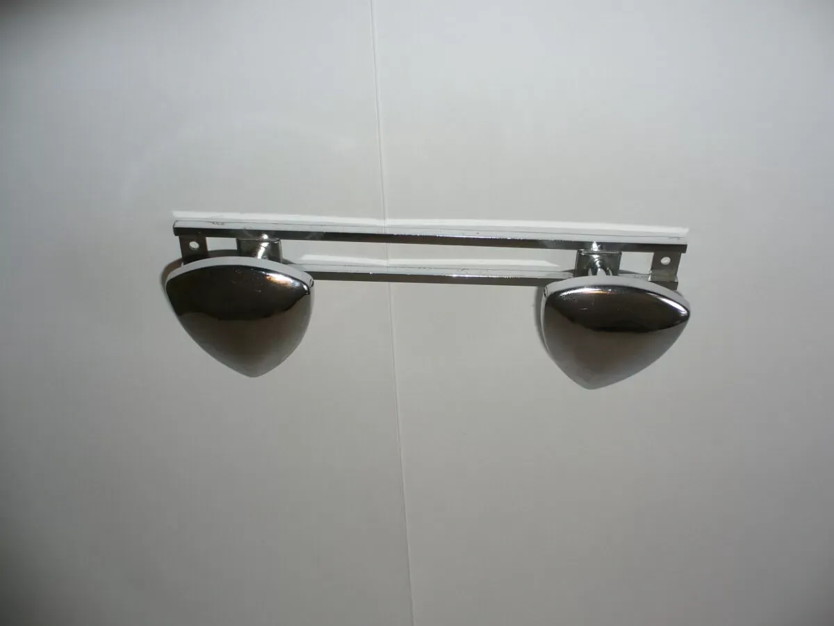 Illustration numéro 5 du produit Porte manteau industriel des années 50