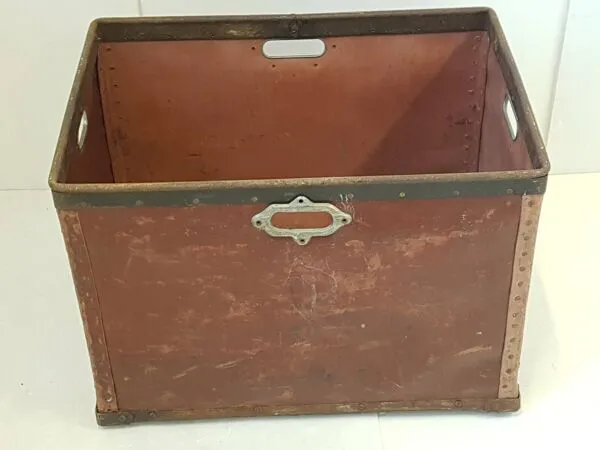 Illustration numéro 5 du produit Lot de 11 caisses bac stockage suroy industrielles loos france vintage 1950