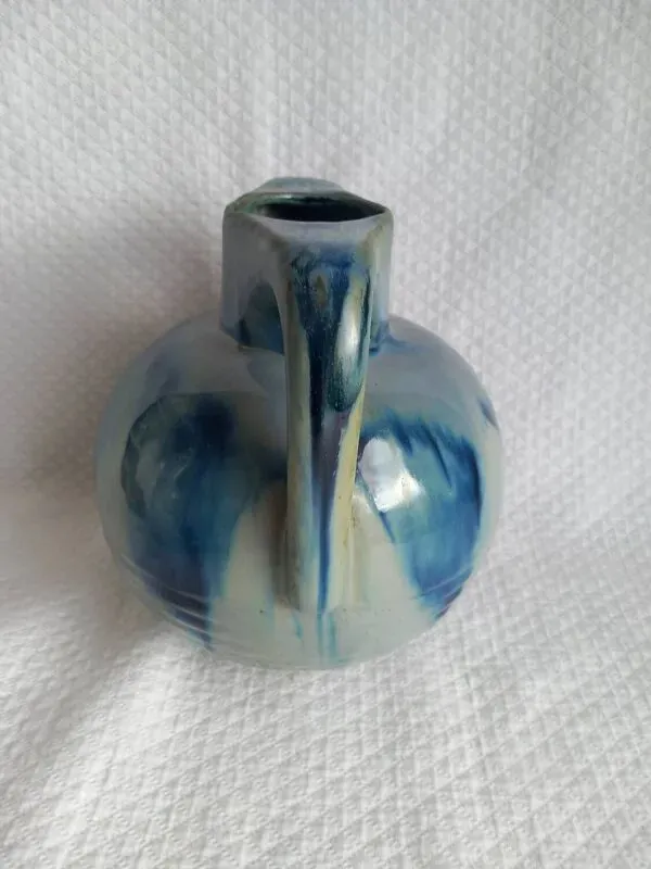 Illustration numéro 5 du produit Vase à anses double pont, émail bleu coulé, Vallauris années 1960–1970