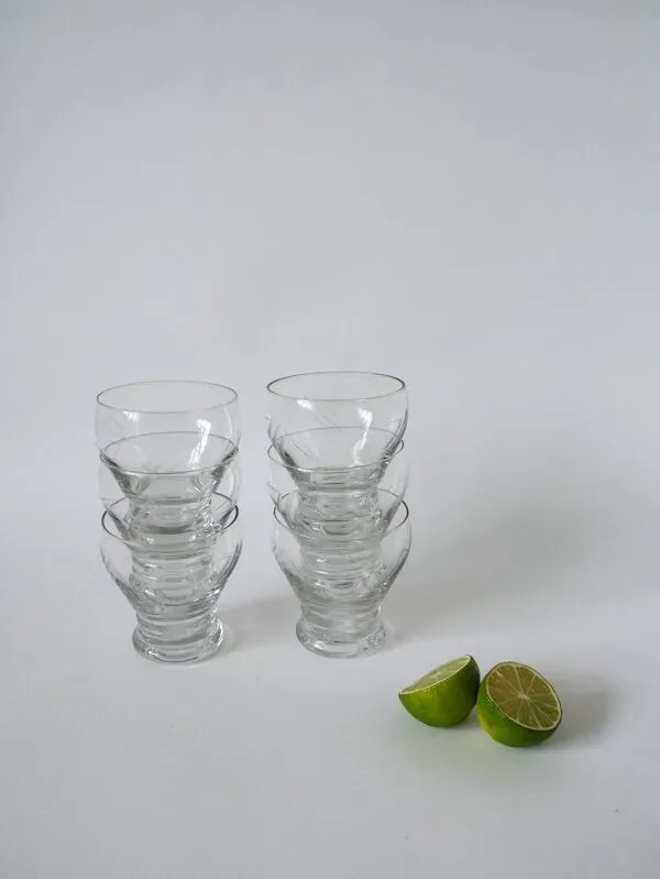 Illustration numéro 5 du produit lot de 6 verres à vin en verre ciselé 1960 9 X 8 cm