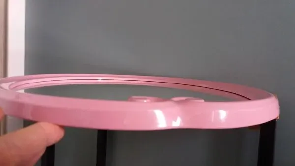 Illustration numéro 5 du produit Miroir ovale fonte émaillée rose