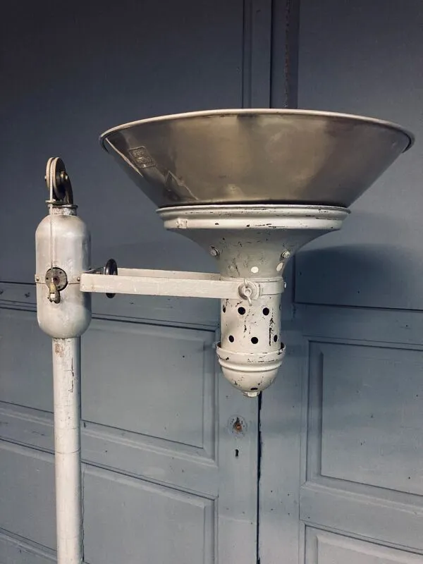 Illustration numéro 5 du produit Lampadaire industriel Hanau des années 1950