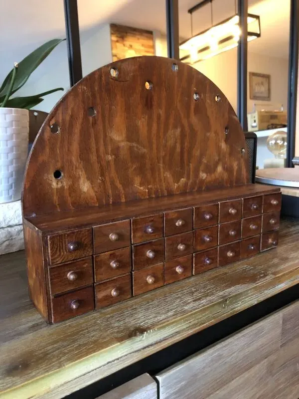 Illustration numéro 5 du produit Petit meuble de métier rétro vintage en bois