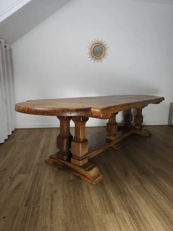 Illustration numéro 5 du produit Table de monastère de caractère en chêne massif