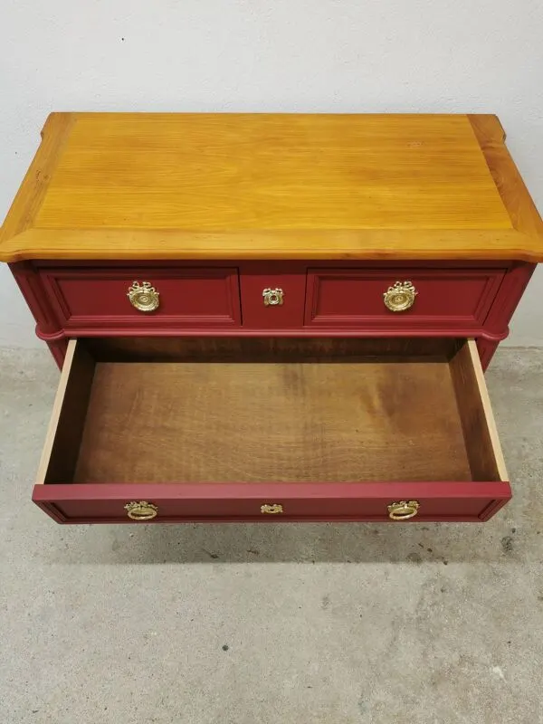 Illustration numéro 5 du produit Commode vintage en merisier relookée