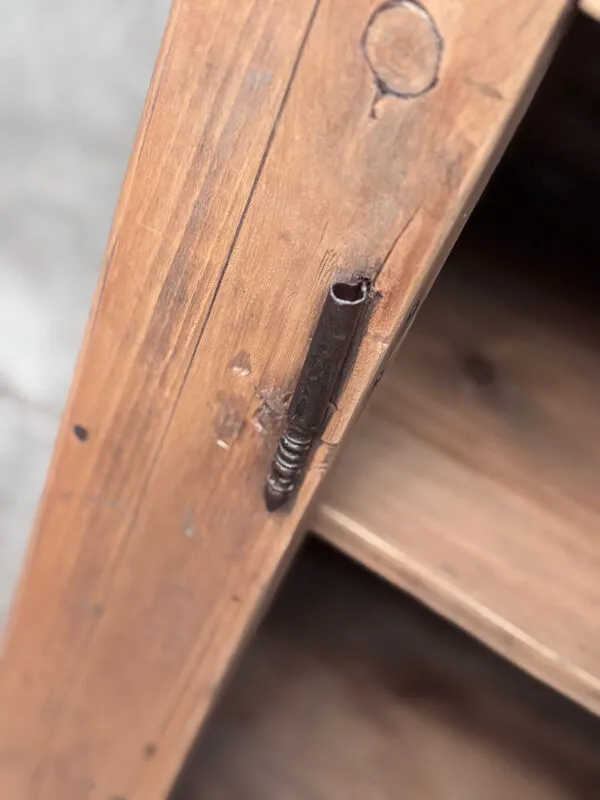 Illustration numéro 5 du produit Meuble de métier brutaliste