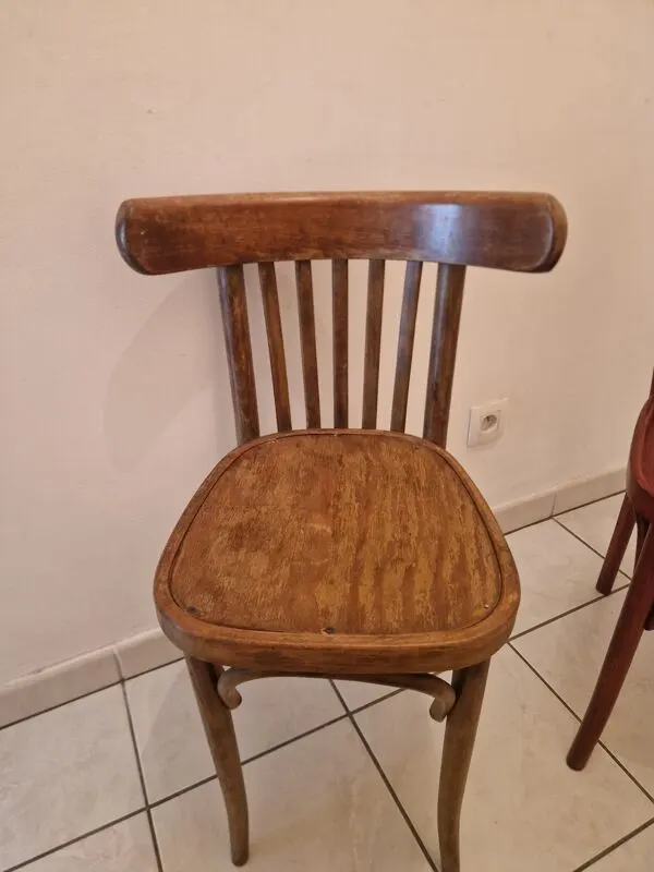 Illustration numéro 5 du produit Lot de 2 chaises bistro dépareillées