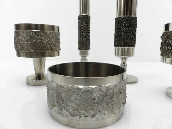 Illustration numéro 5 du produit Set de 5 vases et coupes brutalistes en acier 1970