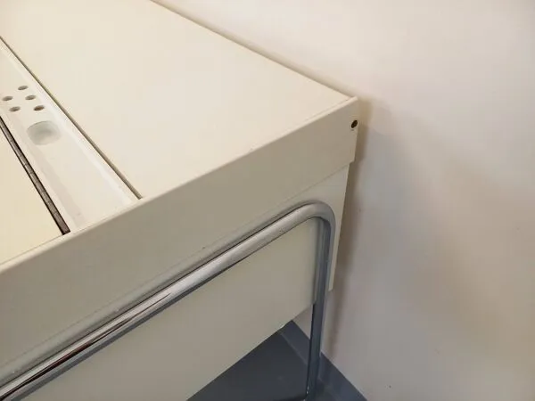 Illustration numéro 5 du produit Bureau vintage style Bauhaus en mélaminé et métal chromé des années 70