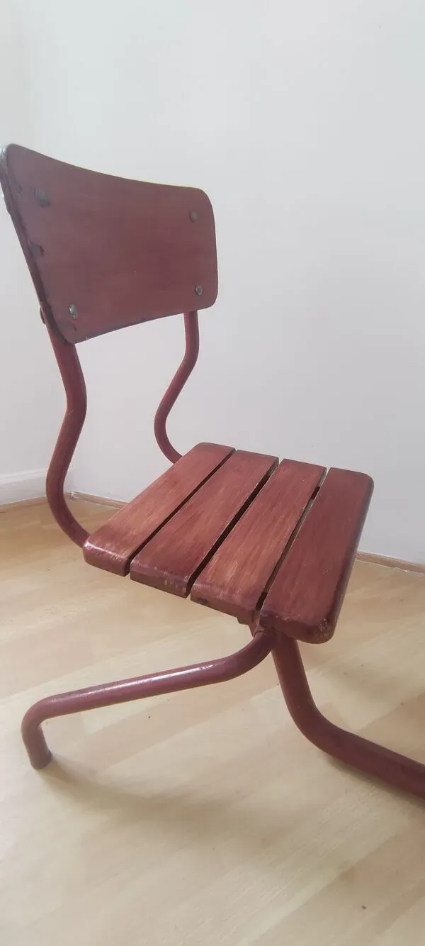 Illustration numéro 5 du produit Bureau d'école vintage en bois