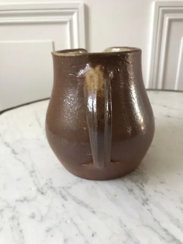 Illustration numéro 5 du produit Pot à lait en grès fabrication artisanale signé années 70