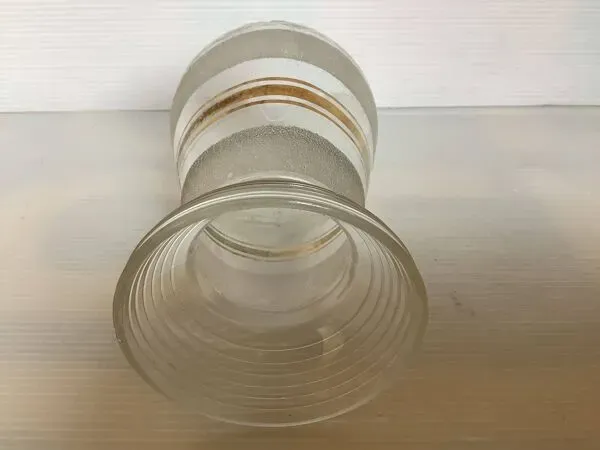 Illustration numéro 5 du produit Ancien vase à bulbe de jacinthe