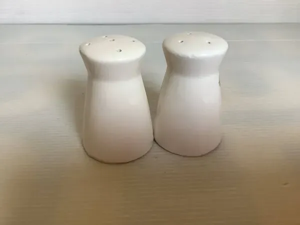 Illustration numéro 5 du produit Sel et poivre vintage