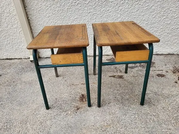 Illustration numéro 5 du produit Paire de bureaux pupitres ecolier 1960 en metal et chêne