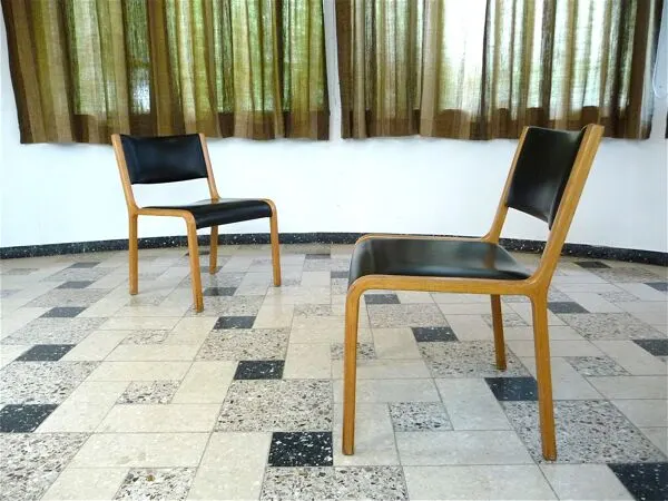 Illustration numéro 5 du produit Ensemble de 2 chaises d'appoint en bois cintré par Wilhelm Ritz pour Wilkhahn, Allemagne, années 1960.