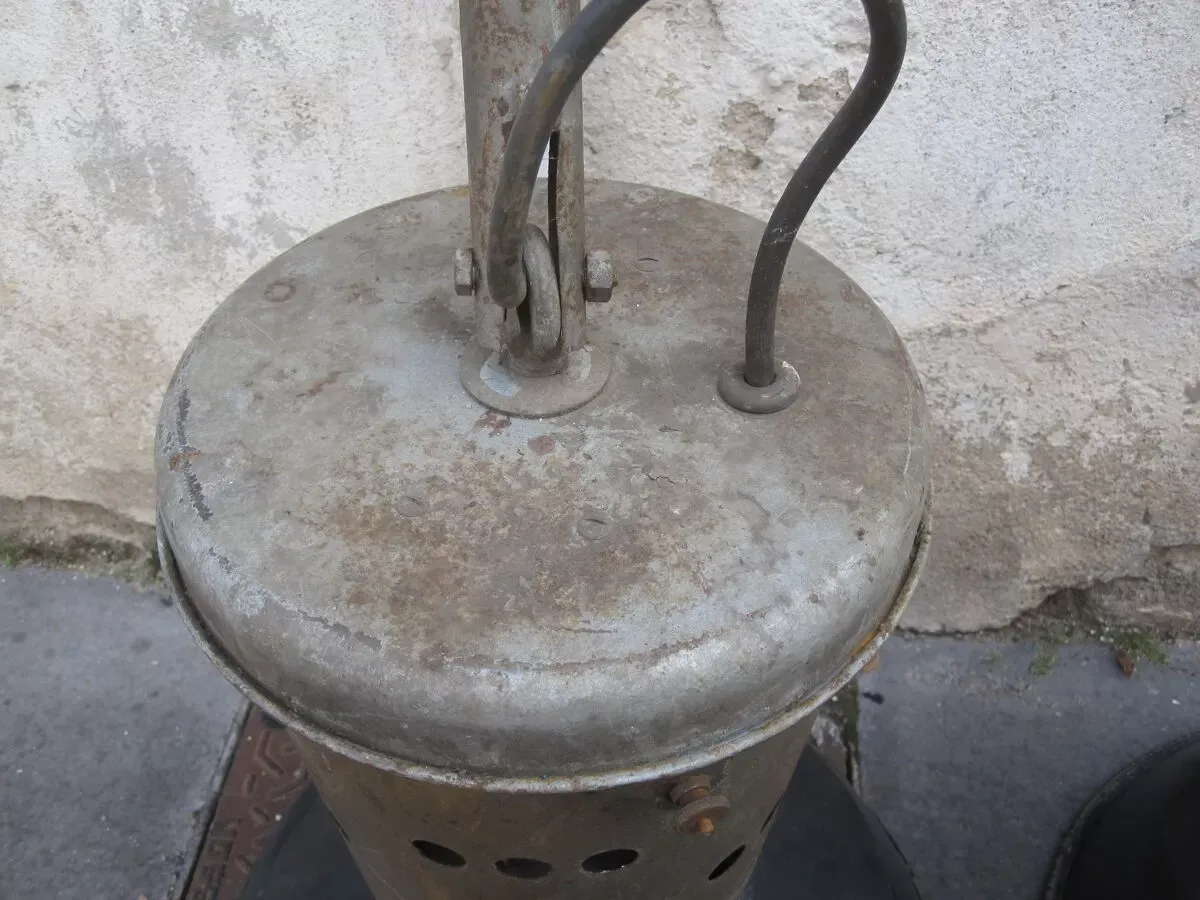 Illustration numéro 5 du produit Paire de lampe d'usine industrielle