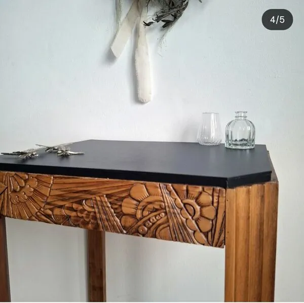 Illustration numéro 5 du produit Jolie console art déco