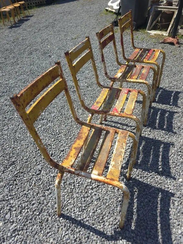 Illustration numéro 5 du produit Chaises de bistrot vintage en fer x 4