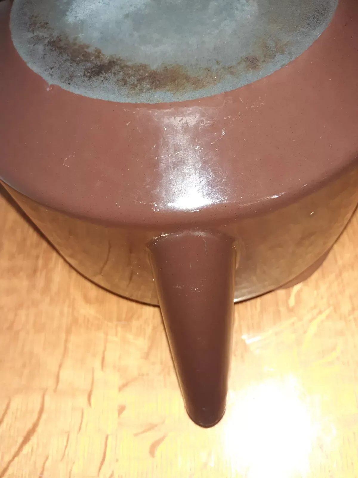 Illustration numéro 5 du produit Théière bouilloire en tôle émaillée,  Mickaël Lax Copco