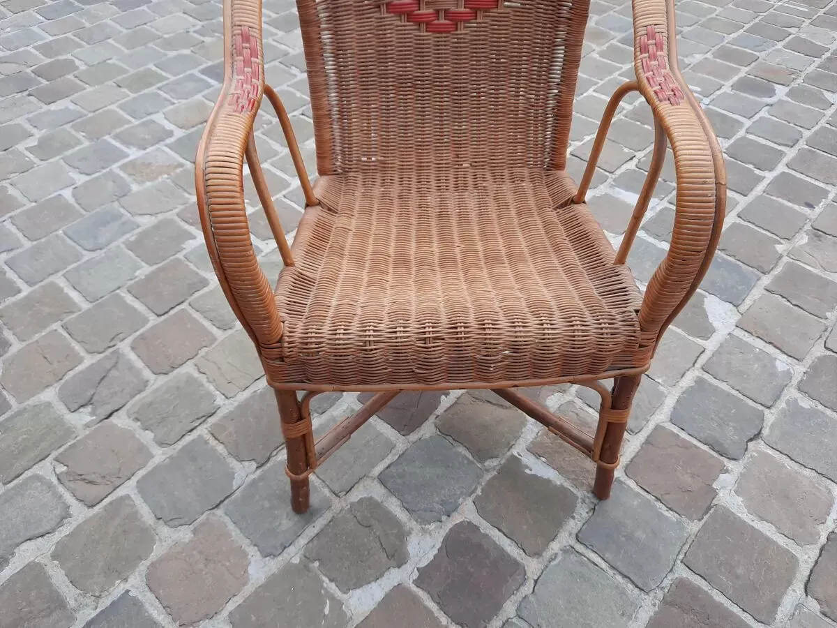 Illustration numéro 5 du produit Fauteuil en rotin vintage