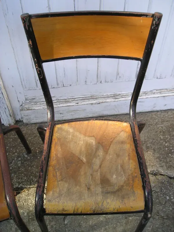 Illustration numéro 5 du produit Paire de chaises d'école Mullca