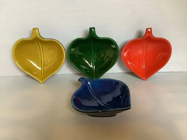 Illustration numéro 5 du produit 4 coupelles multicolores