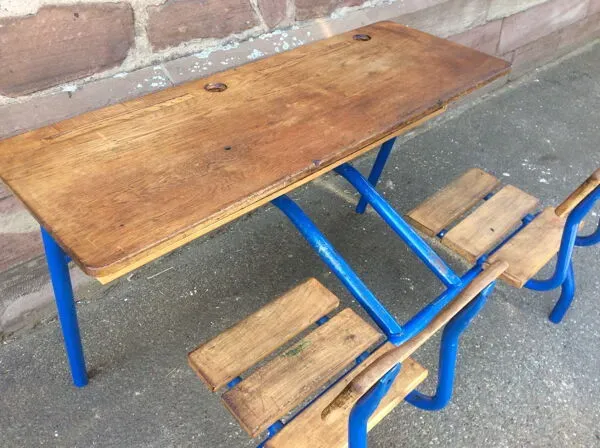 Illustration numéro 5 du produit Pupitre d'écolier vintage