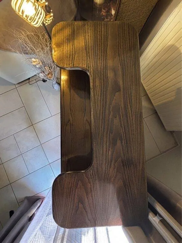 Illustration numéro 5 du produit Meuble bar en bois massif