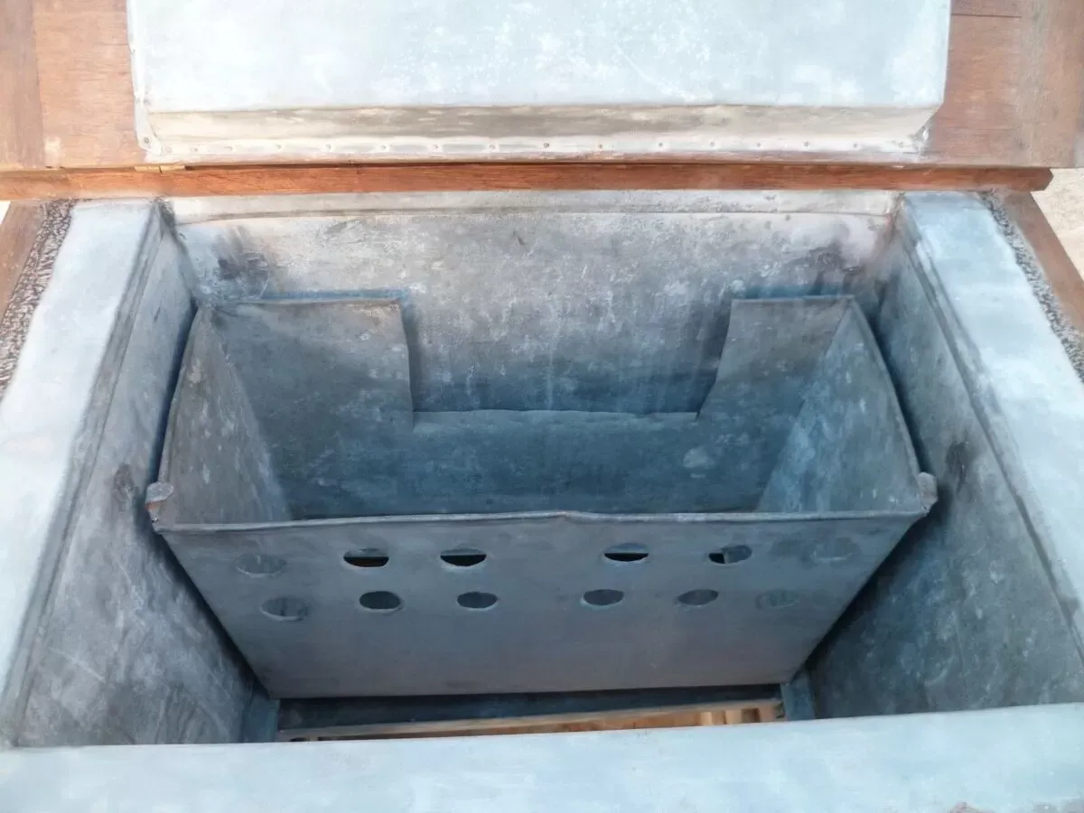 Illustration numéro 5 du produit Glacière meuble de métier commerce bar brasserie en chene fin XIXème siècle