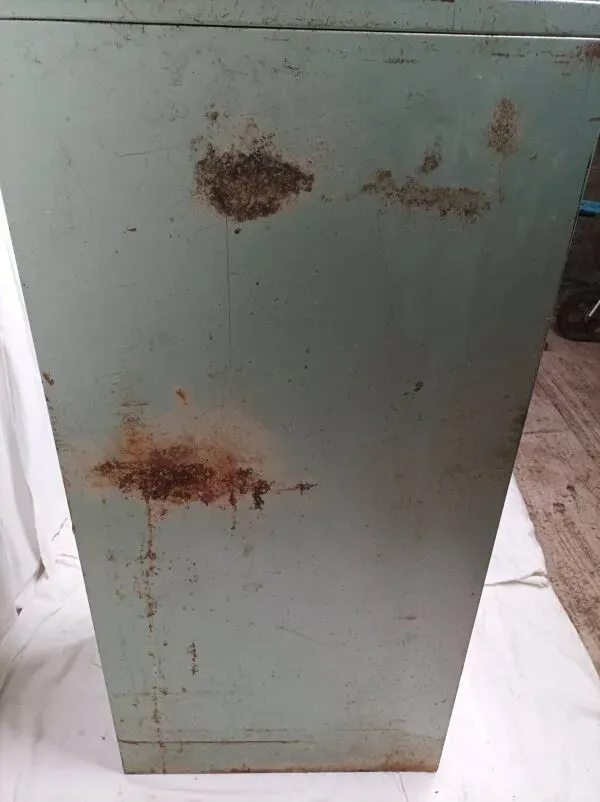 Illustration numéro 5 du produit Ancien casier métallique