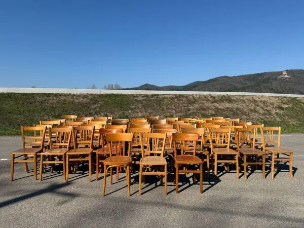 Illustration numéro 5 du produit 60 chaises bistrot vintage Baumann Thonet - sélection Legrand design