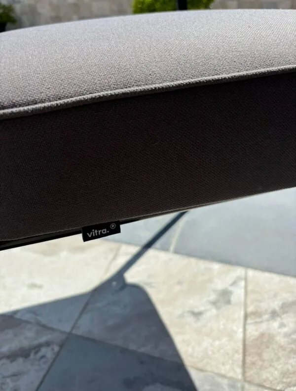 Illustration numéro 5 du produit Fauteuil de direction Jean Prouvé