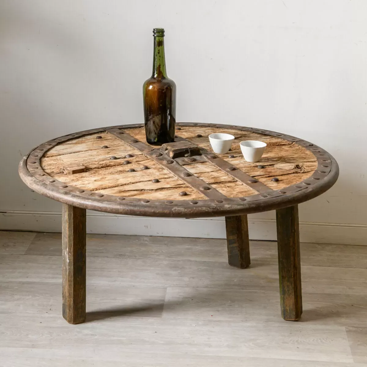 Illustration numéro 5 du produit Table basse rustique