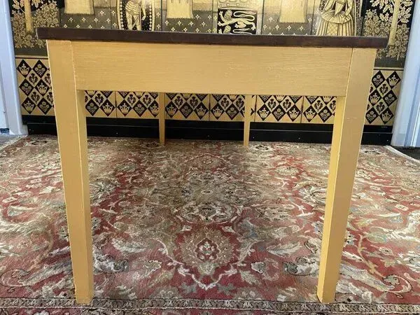 Illustration numéro 5 du produit Table de ferme pieds fuseaux Doré - Or