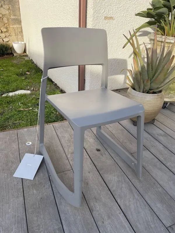 Illustration numéro 5 du produit Chaise Vitra Tip Ton grise design Barber & Osgerby