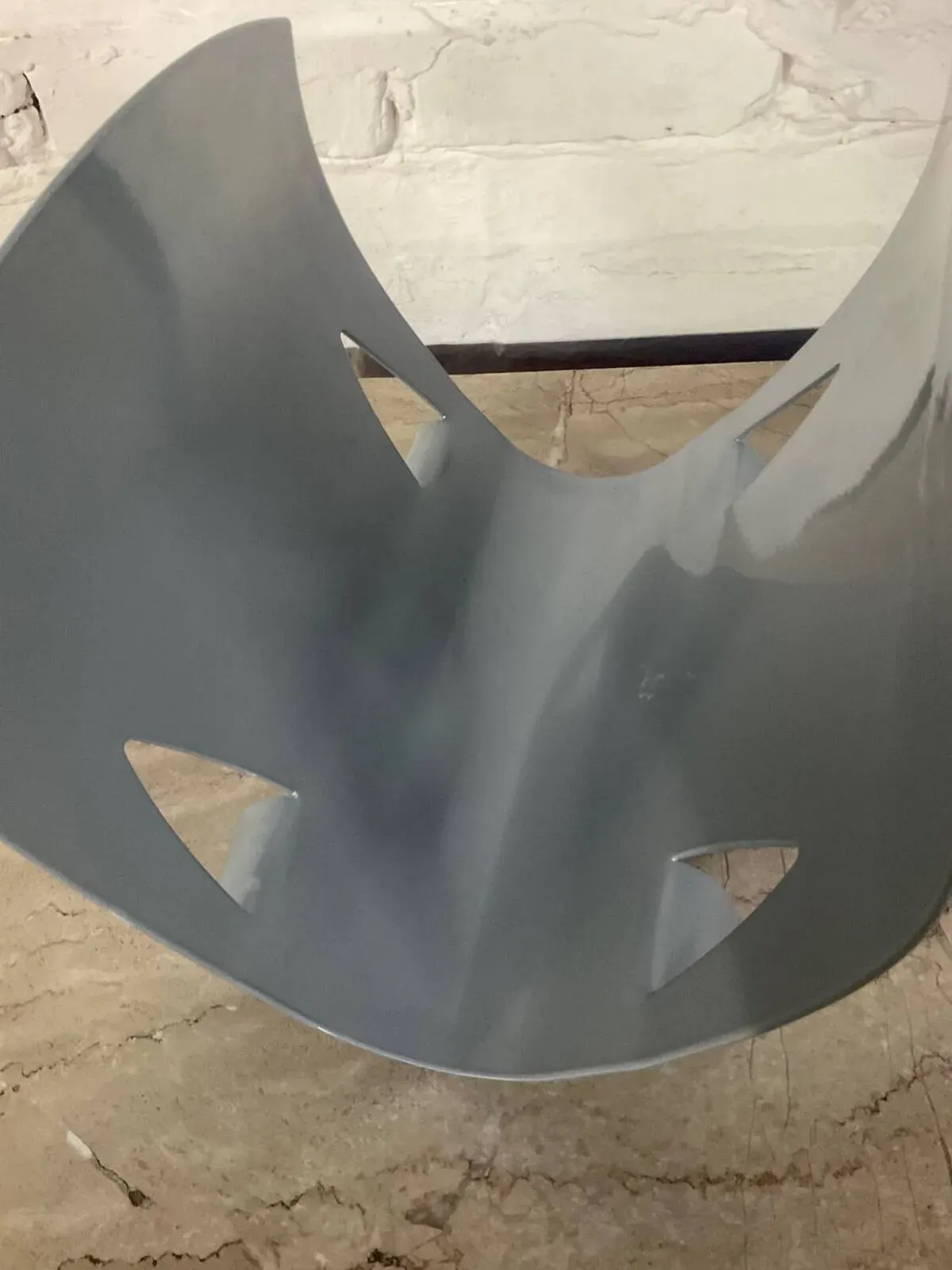 Illustration numéro 5 du produit Porte bûches design en tôle émaillée