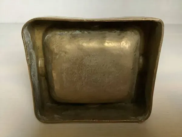 Illustration numéro 5 du produit Cendrier en bronze martelé