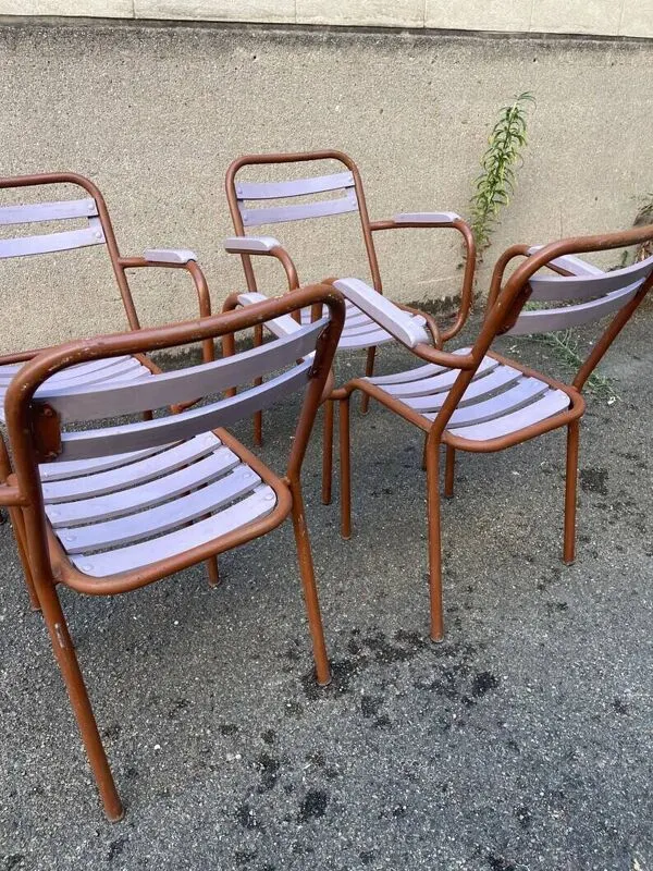 Illustration numéro 5 du produit 4 Chaises style tolix vintage -en métal et bois. 1950s. Vintage français. - jolie patine - intérieur ou extérieur couvert - peinture