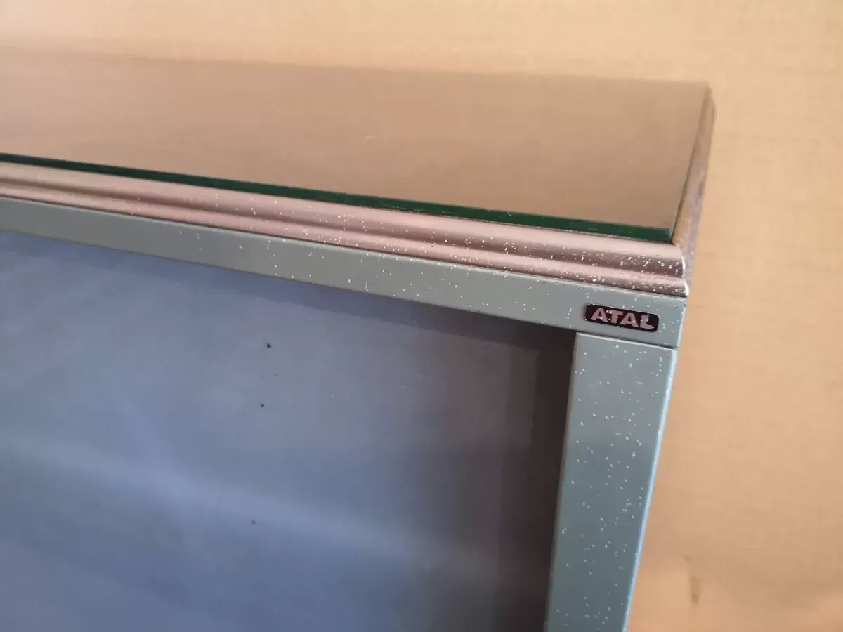 Illustration numéro 5 du produit Buffet d'atelier vintage