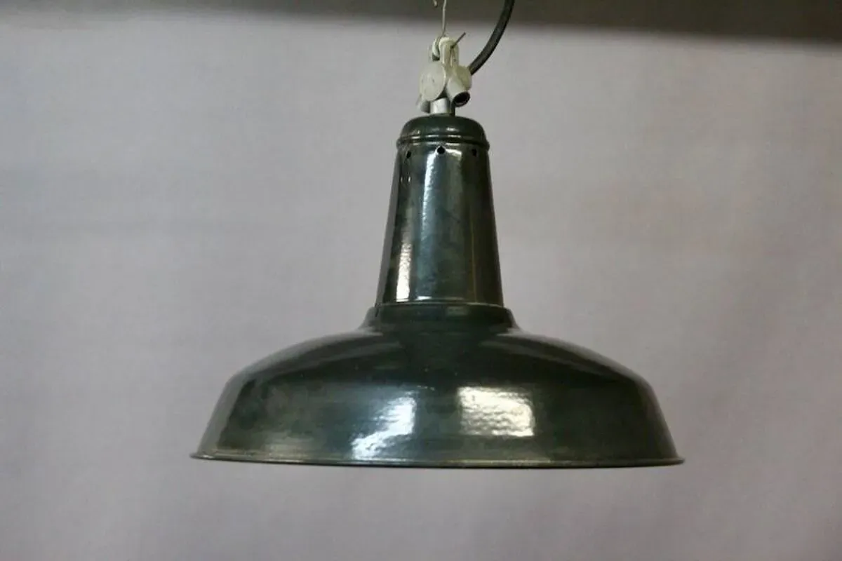 Illustration numéro 5 du produit Suspension d'atelier en tôle émaillée