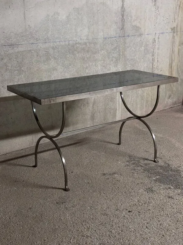 Illustration numéro 5 du produit Console en acier brossé et verre fumé Moderniste - 1970