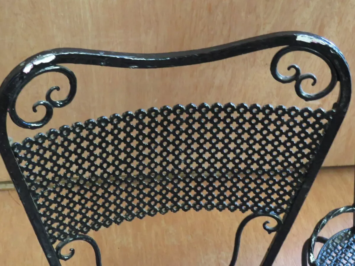 Illustration numéro 5 du produit Paire de chaises de jardin en fer forgé laquées noir