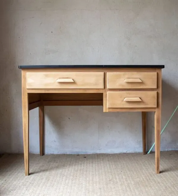 Illustration numéro 5 du produit bureau ancien bois clair scandinave