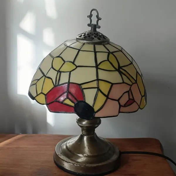 Illustration numéro 5 du produit Lampe de style Tiffany