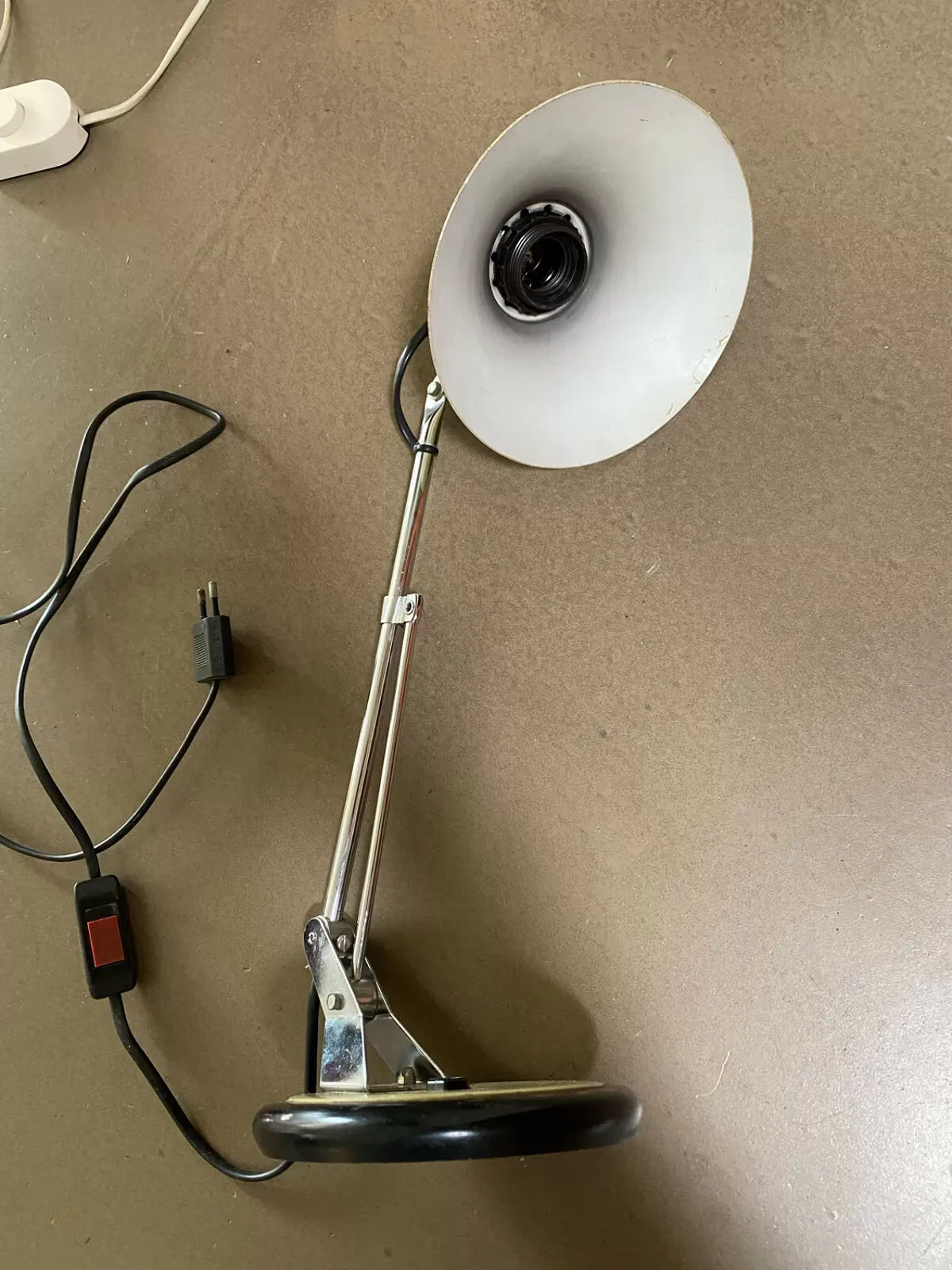 Illustration numéro 5 du produit Lampe Aluminor 1960