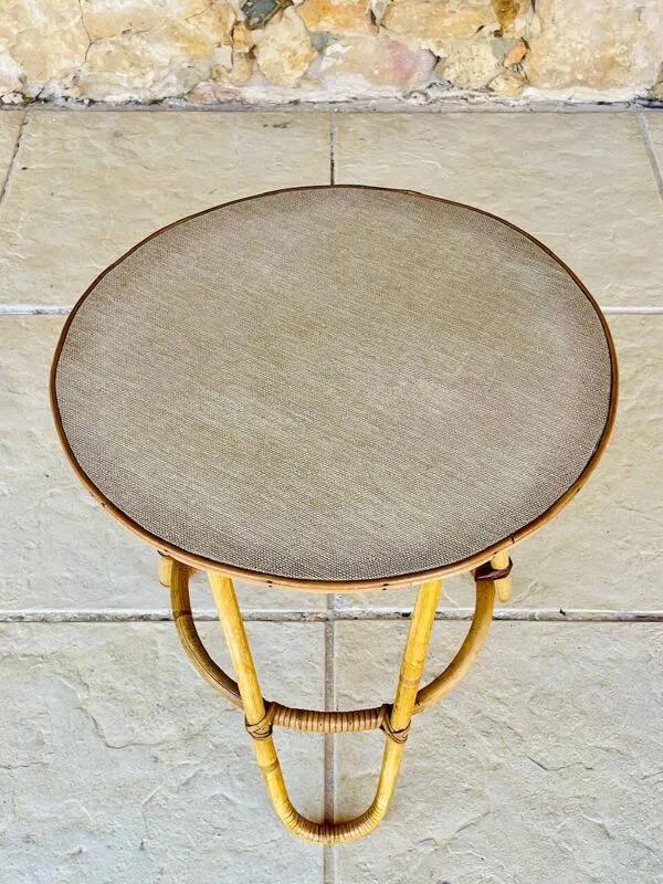 Illustration numéro 5 du produit Table d’appoint en rotin et bambou  vintage , circa 1969s