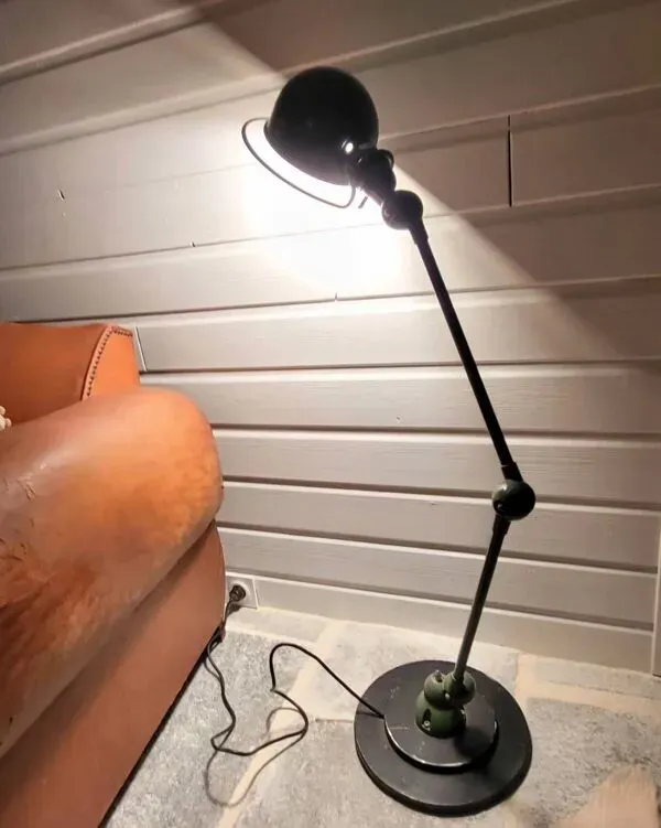 Illustration numéro 5 du produit Lampe jielde 2 bras
